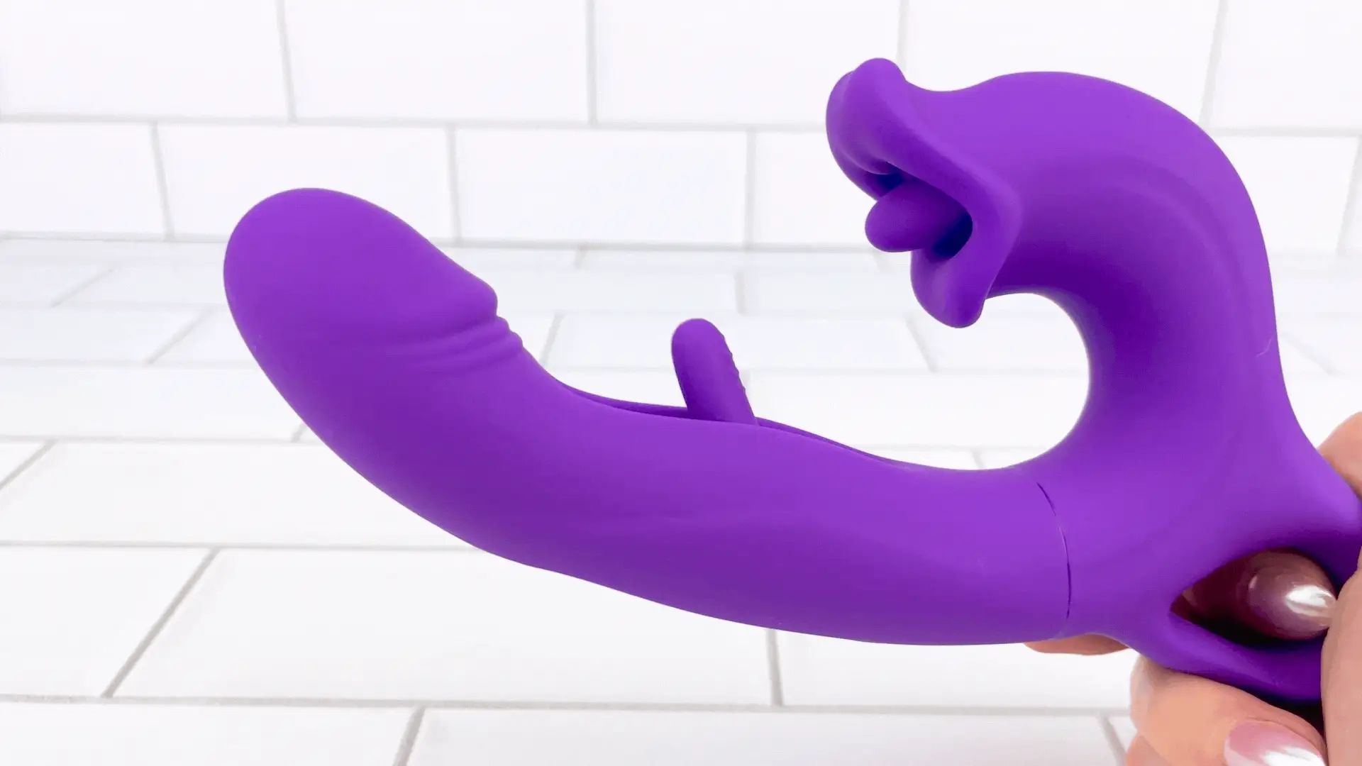 Amelia Flapping Vibrator with Licking Tongue - Image 2