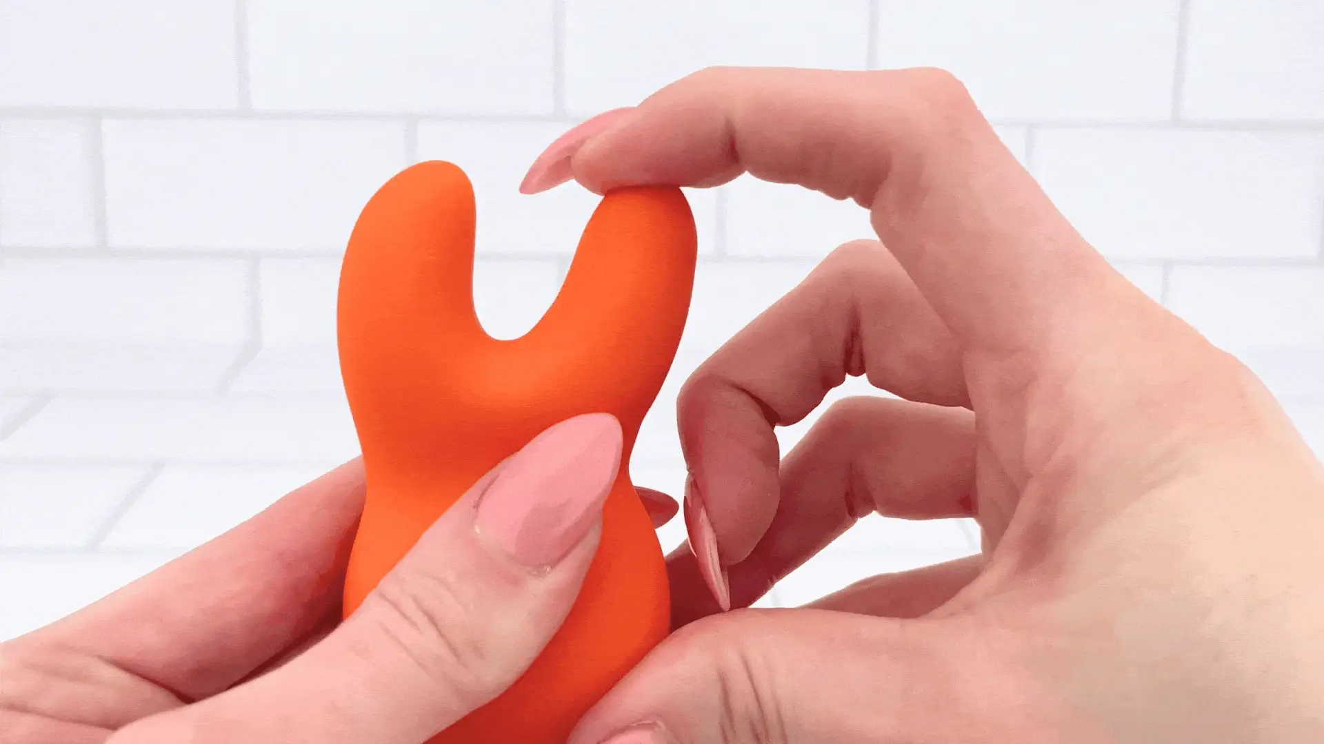 Clit-Encasing Vibrator - Use Both Ends! - Image 4