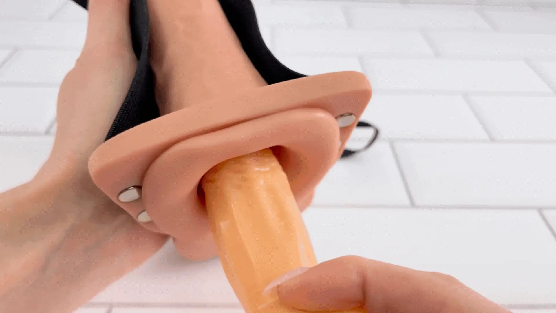 Fetish Fantasy 6 Inch Hollow Vibrating Strap-On with Remote - Image 6