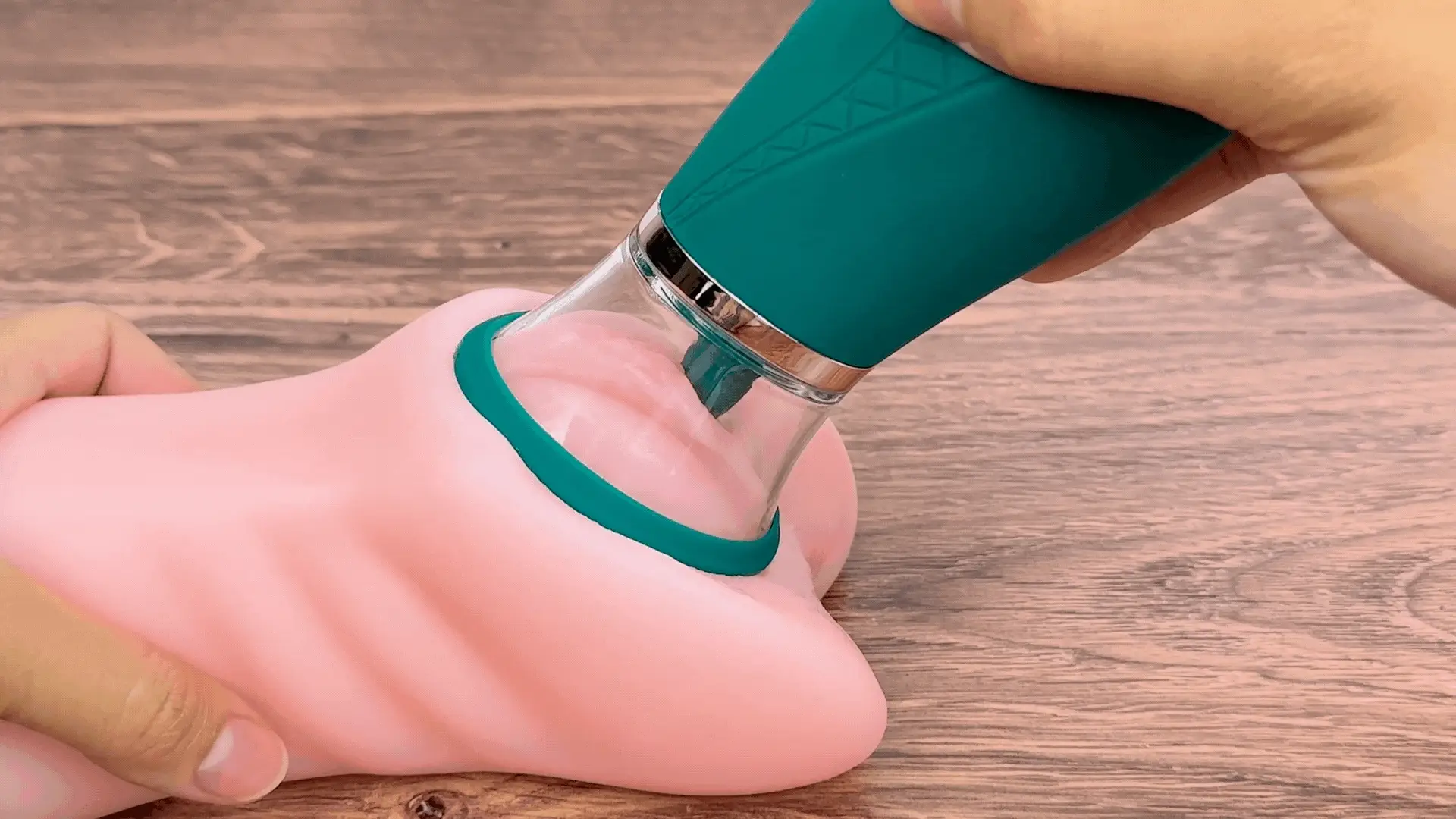 Ikshana Clit Licking & Sucking Tongue | Handheld Clit Pump - Image 4