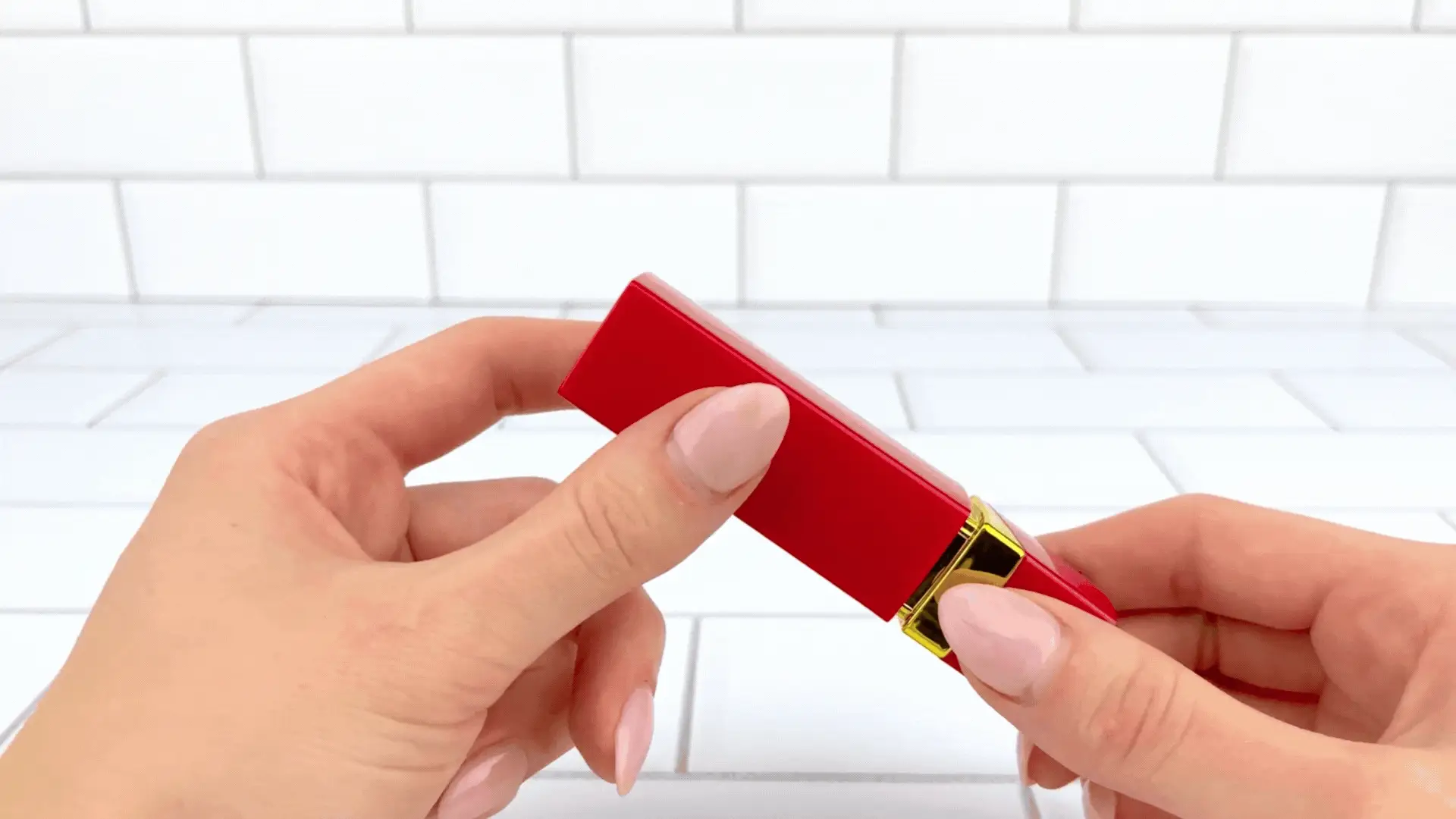Rechargeable Lipstick Vibrator - Slip Into Your Purse for Secret Sexy Vibes! - Image 4